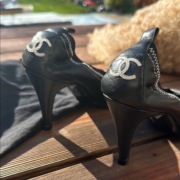 Vintage Chanel Black Leather Heels with Logo (new soles) - Picture 1 of 6